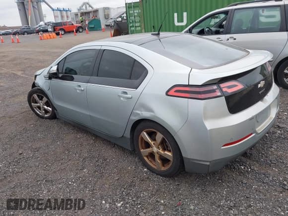 ✅ 2012 Chevrolet Volt • VIN: 1G1RD6E47CU104677 • Lot: 43249130. Wystawiony na IAAI z przebiegiem Nie podano. Bezpłatny archiwum sprzedaży aukcyjnych z USA i szczegółowy raport historii pojazdu na DreamBid. Zdjęcie 3.