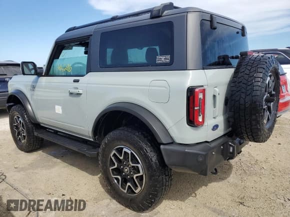 ✅ 2021 Ford Bronco • VIN: 1FMDE5CP4MLA65927 • Lot: 74809974. Listed on Copart with 41,296 mi. Free auction sales archive from the USA and detailed vehicle history report at DreamBid. Image 2.