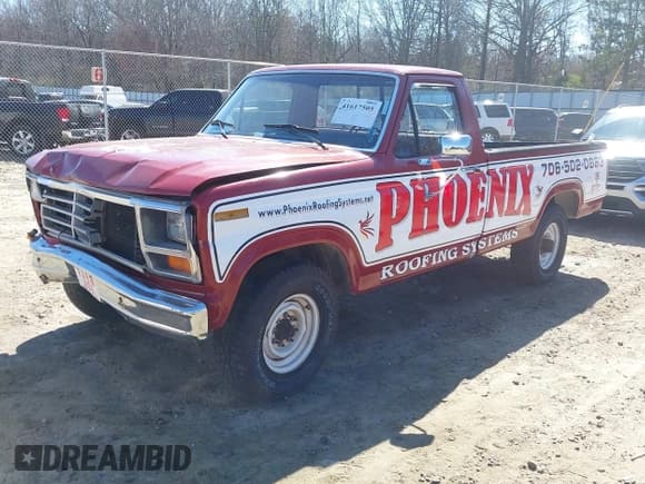 ✅ 1984 Ford F-250 • VIN: 1FTHF2515EPB31261 • Lot: 41617505. Wystawiony na IAAI z przebiegiem 98 631 mil. Bezpłatny archiwum sprzedaży aukcyjnych z USA i szczegółowy raport historii pojazdu na DreamBid. Zdjęcie 20.