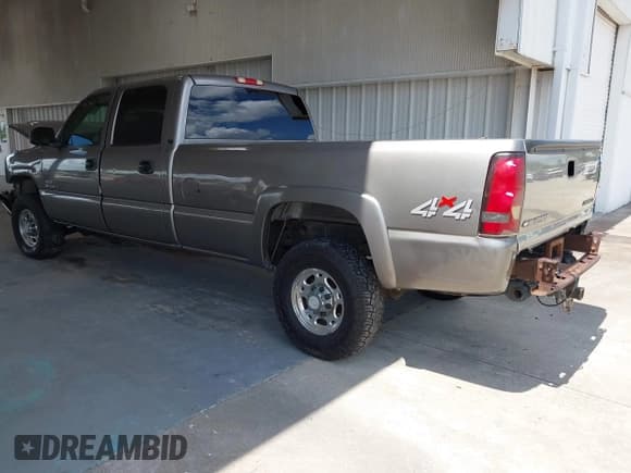 ✅ 2006 Chevrolet Silverado 2500HD LT3 • VIN: 1GCHK23D16F237450 • Лот: 42576469. Опубликован ранее на IAAI с пробегом 170 829 миль. Бесплатный доступ к архиву аукционных продаж из США и подробный отчёт об истории автомобиля на DreamBid. Изображение 3.