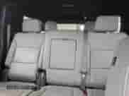 2023 Chevrolet Suburban LT z VIN 1GNSCCKD6PR318073, wystawiony jako Copart lot #90920045 z przebiegiem 68 324 mil mil oraz Czysty tytuł • Clean title. Historia ofert i sprzedaży dostępna na DreamBid. Obrazek 10.