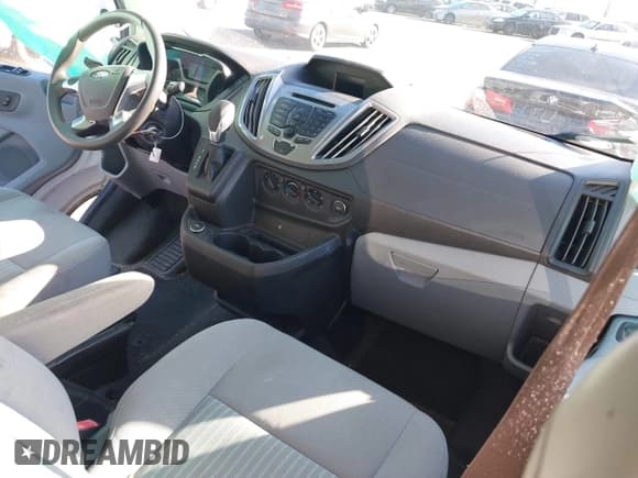 ✅ 2017 Ford Transit XL • VIN: 1FBZX2ZM1HKA04972 • Lot: 41461280. Wystawiony na IAAI z przebiegiem 62 871 mil. Bezpłatny archiwum sprzedaży aukcyjnych z USA i szczegółowy raport historii pojazdu na DreamBid. Zdjęcie 5.