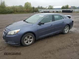 2013 Chevrolet Malibu LS z VIN 1G11B5SA3DF177221, wystawiony jako Copart lot #72347364 z przebiegiem 136 521 mil mil oraz Szkoda całkowita • Salvage title. Historia ofert i sprzedaży dostępna na DreamBid. Obrazek 1.