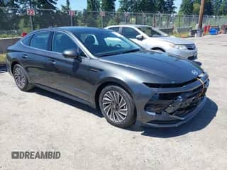 ✅ 2025 Hyundai Sonata Limited • VIN: KMHL54JJ5SA125887 • Lot: 42627414. Listed on IAAI with 124 mi. Free auction sales archive from the USA and detailed vehicle history report at DreamBid. Image 1.