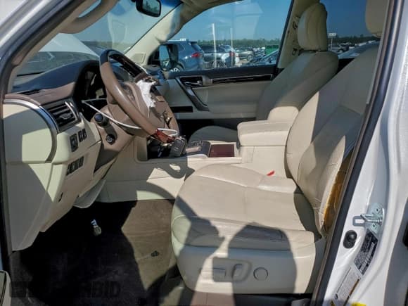 ✅ 2016 Lexus GX 460 • VIN: JTJBM7FX3G5141133 • Лот: 95683855. Опубликован ранее на Copart с пробегом Не указан. Бесплатный доступ к архиву аукционных продаж из США и подробный отчёт об истории автомобиля на DreamBid. Изображение 7.