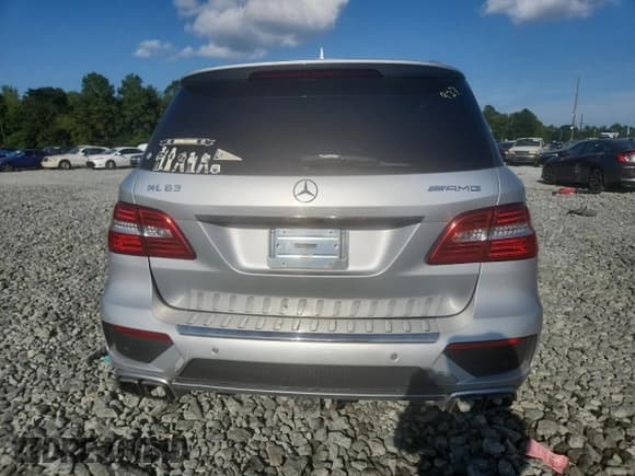 ✅ 2013 Mercedes-Benz M 63 AMG • VIN: 4JGDA7EB9DA130369 • Лот: 66120595. Опубликован ранее на Copart с пробегом 122 028 миль. Бесплатный доступ к архиву аукционных продаж из США и подробный отчёт об истории автомобиля на DreamBid. Изображение 6.