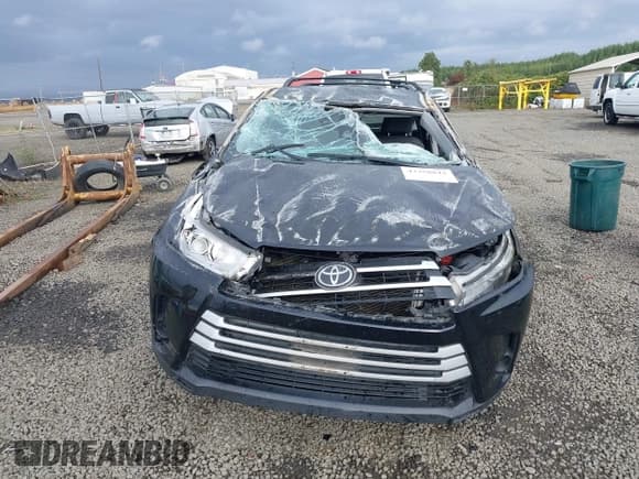 ✅ 2018 Toyota Highlander LE Plus • VIN: 5TDBZRFH2JS861971 • Lot: 43358842. Wystawiony na IAAI z przebiegiem 96 533 mil. Bezpłatny archiwum sprzedaży aukcyjnych z USA i szczegółowy raport historii pojazdu na DreamBid. Zdjęcie 13.
