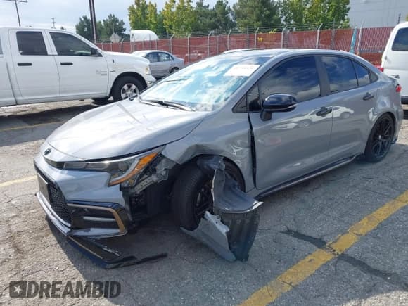 ✅ 2022 Toyota Corolla SE • VIN: 5YFS4MCE0NP138517 • Lot: 43734570. Wystawiony na IAAI z przebiegiem 37 017 mil. Bezpłatny archiwum sprzedaży aukcyjnych z USA i szczegółowy raport historii pojazdu na DreamBid. Zdjęcie 2.