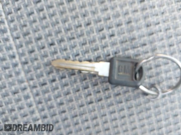 ✅ 1995 GMC Sierra 1500 • VIN: 1GTEC14H6SZ554743 • Lot: 42852890. Wystawiony na IAAI z przebiegiem 93 248 mil. Bezpłatny archiwum sprzedaży aukcyjnych z USA i szczegółowy raport historii pojazdu na DreamBid. Zdjęcie 11.