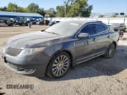 ✅ 2013 Lincoln MKS • VIN: 1LNHL9DK8DG614264 • Лот: 83956605. Опубликован ранее на Copart с пробегом 155 119 миль. Бесплатный доступ к архиву аукционных продаж из США и подробный отчёт об истории автомобиля на DreamBid. Изображение 1.