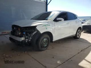 ✅ 2022 Hyundai Kona SEL • VIN: KM8K33AG9NU154022 • Лот: 74778594. Опубликован ранее на Copart с пробегом 12 103 миль. Бесплатный доступ к архиву аукционных продаж из США и подробный отчёт об истории автомобиля на DreamBid. Изображение 1.