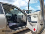 ✅ 2003 Hyundai Elantra GLS • VIN: KMHDN45D93U492543 • Lot: 42499115. Wystawiony na IAAI z przebiegiem 257 302 mil. Bezpłatny archiwum sprzedaży aukcyjnych z USA i szczegółowy raport historii pojazdu na DreamBid. Zdjęcie 13.