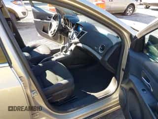 2013 Chevrolet Cruze 1LT с VIN 1G1PC5SB2D7223809, выставлен на аукционе IAAI как лот 43461606 с пробегом 87 002 миль миль и . История ставок и продаж доступна на DreamBid. Изображение 5.