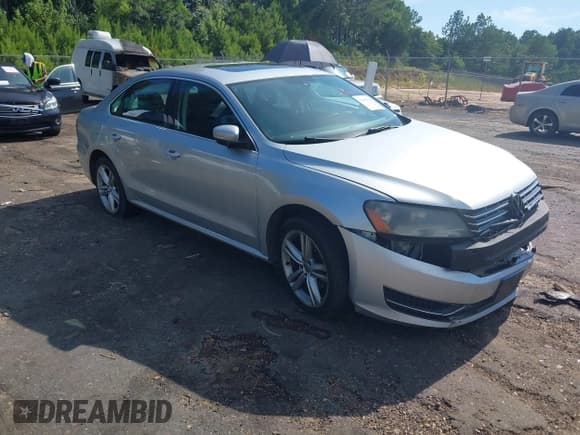 ✅ 2014 Volkswagen Passat SE • VIN: 1VWBN7A33EC056870 • Lot: 42663642. Listed on IAAI with 222,436 mi. Free auction sales archive from the USA and detailed vehicle history report at DreamBid. Image 1.