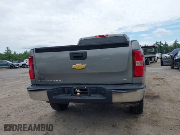 2013 Chevrolet Silverado 1500 LT with VIN 1GCNCSEA8DZ352108, listed as a IAAI auction lot 42650513 with 162,785 mi miles and . Bid and sale history available at DreamBid. Image 16.