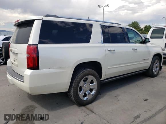 ✅ 2015 Chevrolet Suburban LTZ • VIN: 1GNSKKKC1FR123209 • Lot: 71128734. Wystawiony na Copart z przebiegiem 122 146 mil. Bezpłatny archiwum sprzedaży aukcyjnych z USA i szczegółowy raport historii pojazdu na DreamBid. Zdjęcie 3.