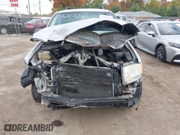 ✅ 2008 Ford Escape XLT • VIN: 1FMCU03Z58KE10672 • Lot: 43601270. Listed on IAAI with 176,994 mi. Free auction sales archive from the USA and detailed vehicle history report at DreamBid. Image 6.