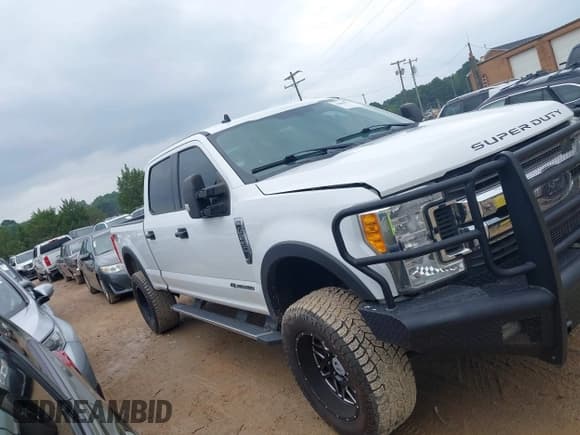 ✅ 2017 Ford F-250 Lariat • VIN: 1FT7W2BT6HEC76438 • Lot: 42880573. Wystawiony na IAAI z przebiegiem 179 424 mil. Bezpłatny archiwum sprzedaży aukcyjnych z USA i szczegółowy raport historii pojazdu na DreamBid. Zdjęcie 13.