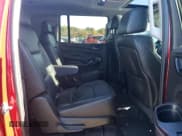 ✅ 2015 Chevrolet Suburban LT • VIN: 1GNSKJKC3FR162829 • Lot: 75981624. Wystawiony na Copart z przebiegiem 136 859 mil. Bezpłatny archiwum sprzedaży aukcyjnych z USA i szczegółowy raport historii pojazdu na DreamBid. Zdjęcie 10.