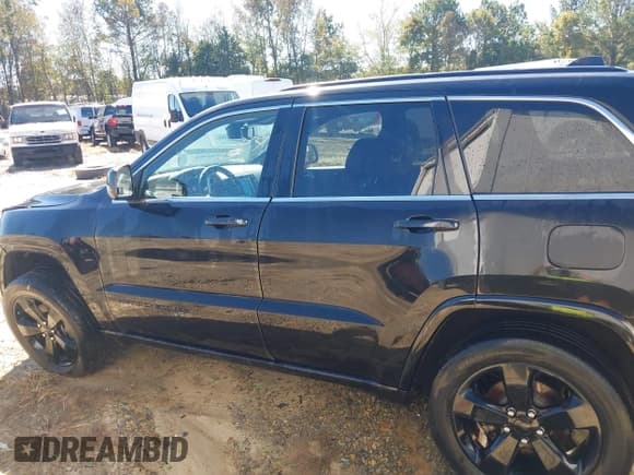 ✅ 2015 Jeep Grand Cherokee Altitude • VIN: 1C4RJFAG5FC121844 • Лот: 43084124. Опубликован ранее на IAAI с пробегом 142 612 миль. Бесплатный доступ к архиву аукционных продаж из США и подробный отчёт об истории автомобиля на DreamBid. Изображение 14.