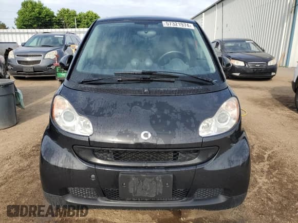 ✅ 2011 Smart fortwo Pure • VIN: WMEEJ3BAXBK435272 • Lot: 57321974. Wystawiony na Copart z przebiegiem 126 785 mil. Bezpłatny archiwum sprzedaży aukcyjnych z USA i szczegółowy raport historii pojazdu na DreamBid. Zdjęcie 5.