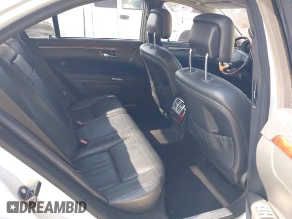 ✅ 2007 Mercedes-Benz S 550 • VIN: WDDNG86X87A131093 • Лот: 43176177. Опубликован ранее на IAAI с пробегом 160 180 миль. Бесплатный доступ к архиву аукционных продаж из США и подробный отчёт об истории автомобиля на DreamBid. Изображение 8.