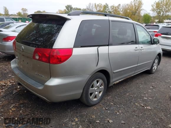 ✅ 2006 Toyota Sienna CE • VIN: 5TDZA23CX6S550592 • Lot: 43425786. Listed on IAAI with 312,316 mi. Free auction sales archive from the USA and detailed vehicle history report at DreamBid. Image 4.