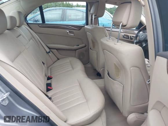 ✅ 2011 Mercedes-Benz E 550 Luxury • VIN: WDDHF7CB6BA401191 • Lot: 42973462. Listed on IAAI with 113,444 mi. Free auction sales archive from the USA and detailed vehicle history report at DreamBid. Image 8.