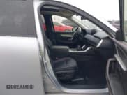 ✅ 2024 Mazda CX-90 Premium • VIN: JM3KKDHD9R1166808 • Lot: 43821542. Wystawiony na IAAI z przebiegiem 45 930 mil. Bezpłatny archiwum sprzedaży aukcyjnych z USA i szczegółowy raport historii pojazdu na DreamBid. Zdjęcie 5.