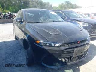 2024 Dodge Hornet R/T z VIN ZACPDFCW4R3A44037, wystawiony jako IAAI lot #42156053 z przebiegiem 17 196 mil mil oraz . Historia ofert i sprzedaży dostępna na DreamBid. Obrazek 1.