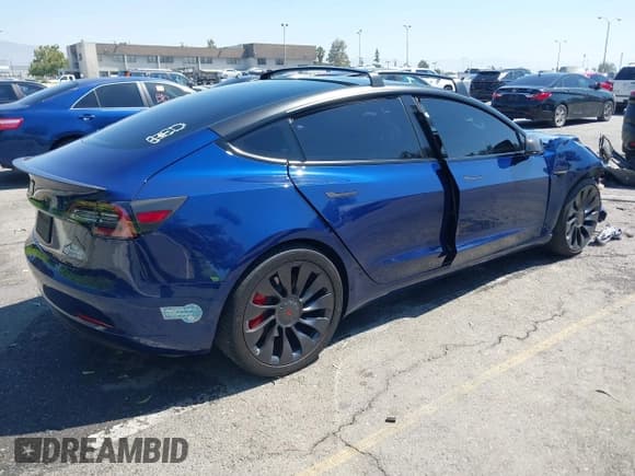 ✅ 2022 Tesla Model 3 Performance • VIN: 5YJ3E1EC2NF298258 • Lot: 42876311. Wystawiony na IAAI z przebiegiem 57 200 mil. Bezpłatny archiwum sprzedaży aukcyjnych z USA i szczegółowy raport historii pojazdu na DreamBid. Zdjęcie 4.