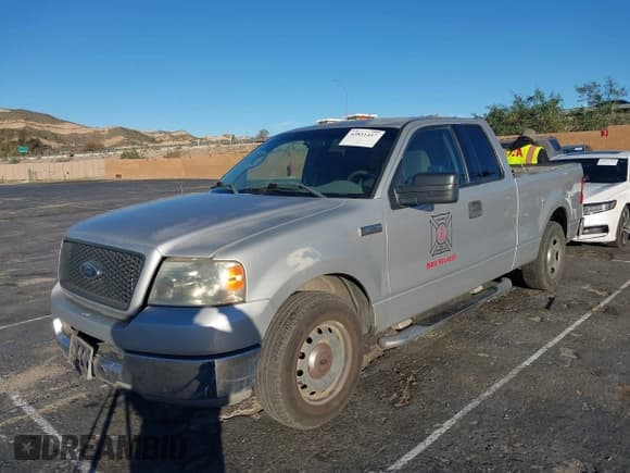 ✅ 2004 Ford F-150 • VIN: 1FTHX12524NB65274 • Lot: 43811417. Wystawiony na IAAI z przebiegiem 236 297 mil. Bezpłatny archiwum sprzedaży aukcyjnych z USA i szczegółowy raport historii pojazdu na DreamBid. Zdjęcie 2.