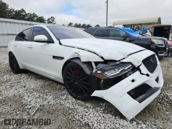 ✅ 2020 Jaguar XF 25t Premium • VIN: SAJBD4FX7LCY84676 • Lot: 84008815. Wystawiony na Copart z przebiegiem 64 111 mil. Bezpłatny archiwum sprzedaży aukcyjnych z USA i szczegółowy raport historii pojazdu na DreamBid. Zdjęcie 4.