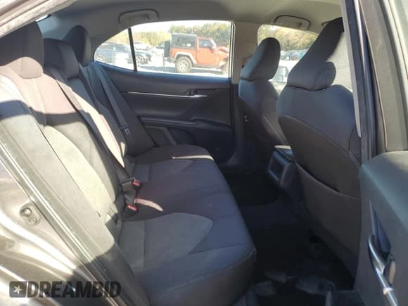 ✅ 2019 Toyota Camry SE • VIN: 4T1B11HK1KU805594 • Лот: 82663805. Опубликован ранее на Copart с пробегом 171 163 миль. Бесплатный доступ к архиву аукционных продаж из США и подробный отчёт об истории автомобиля на DreamBid. Изображение 10.