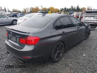 ✅ 2014 BMW 3 Series 335i xDrive • VIN: WBA3B9G54ENR79316 • Lot: 43619798. Wystawiony na IAAI z przebiegiem 192 346 mil. Bezpłatny archiwum sprzedaży aukcyjnych z USA i szczegółowy raport historii pojazdu na DreamBid. Zdjęcie 4.