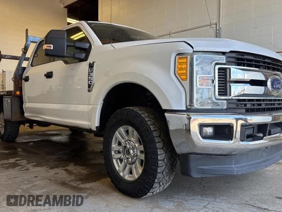 ✅ 2017 Ford F-350 Platinum • VIN: 1FT8W3B64HEC04920 • Lot: 60251165. Listed on Copart with 185,023 mi. Free auction sales archive from the USA and detailed vehicle history report at DreamBid. Image 1.