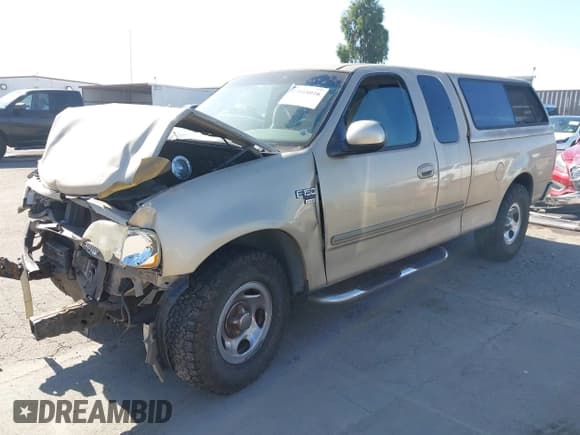 ✅ 1999 Ford F-150 XL • VIN: 1FTRX17L4XKB16941 • Lot: 43818016. Wystawiony na IAAI z przebiegiem Nie podano. Bezpłatny archiwum sprzedaży aukcyjnych z USA i szczegółowy raport historii pojazdu na DreamBid. Zdjęcie 2.