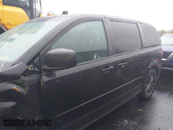 ✅ 2014 Dodge Grand Caravan SXT • VIN: 2C4RDGCG9ER118803 • Lot: 43521627. Wystawiony na IAAI z przebiegiem 229 932 mil. Bezpłatny archiwum sprzedaży aukcyjnych z USA i szczegółowy raport historii pojazdu na DreamBid. Zdjęcie 15.