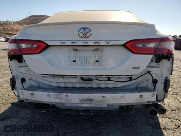✅ 2018 Toyota Camry LE • VIN: JTNB11HK2J3072833 • Lot: 65785655. Listed on Copart with 73,113 mi. Free auction sales archive from the USA and detailed vehicle history report at DreamBid. Image 6.