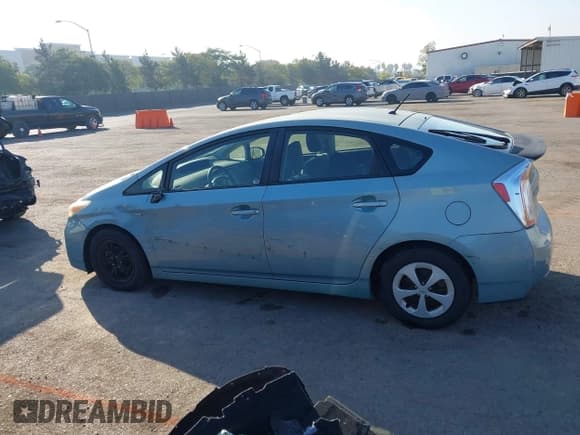 ✅ 2014 Toyota Prius Two • VIN: JTDKN3DU4E1744825 • Lot: 43531179. Wystawiony na IAAI z przebiegiem 128 796 mil. Bezpłatny archiwum sprzedaży aukcyjnych z USA i szczegółowy raport historii pojazdu na DreamBid. Zdjęcie 15.