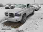 2007 Dodge Dakota ST z VIN 1D7HW22K87S256435, wystawiony jako IAAI lot #41036279 z przebiegiem 198 616 mil mil oraz . Historia ofert i sprzedaży dostępna na DreamBid. Obrazek 17.