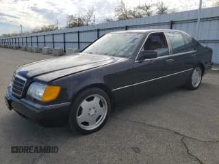✅ 1992 Mercedes-Benz 400 • VIN: WDBGA42E4NA021428 • Лот: 46920675. Опубликован ранее на Copart с пробегом 88 912 миль. Бесплатный доступ к архиву аукционных продаж из США и подробный отчёт об истории автомобиля на DreamBid. Изображение 1.