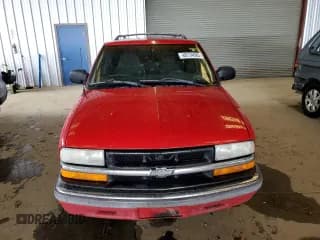 ✅ 2001 Chevrolet Blazer LT • VIN: 1GNCS13W71K106813 • Lot: 48734085. Wystawiony na Copart z przebiegiem 205 599 mil. Bezpłatny archiwum sprzedaży aukcyjnych z USA i szczegółowy raport historii pojazdu na DreamBid. Zdjęcie 5.
