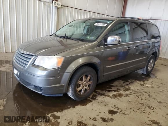 ✅ 2010 Chrysler Town & Country Touring Plus • VIN: 2A4RR8D14AR320910 • Lot: 71674365. Wystawiony na Copart z przebiegiem 209 679 mil. Bezpłatny archiwum sprzedaży aukcyjnych z USA i szczegółowy raport historii pojazdu na DreamBid. Zdjęcie 1.