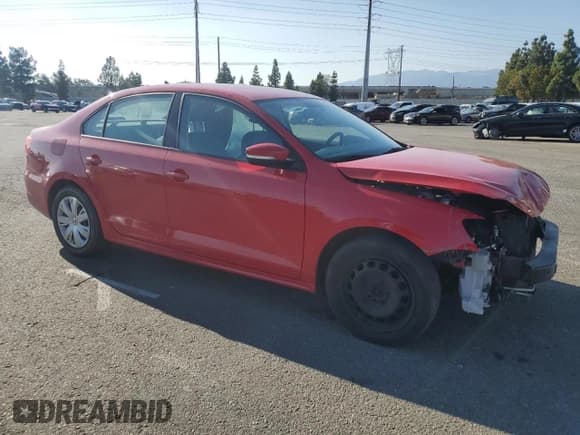 ✅ 2014 Volkswagen Jetta SE • VIN: 3VWD17AJ2EM222779 • Лот: 81822945. Опубликован ранее на Copart с пробегом 110 745 миль. Бесплатный доступ к архиву аукционных продаж из США и подробный отчёт об истории автомобиля на DreamBid. Изображение 4.