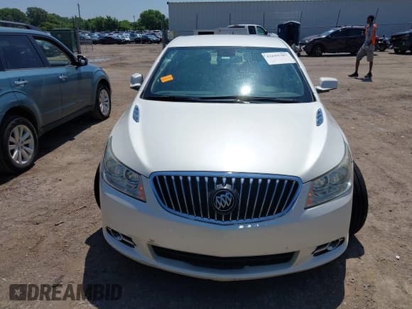 ✅ 2013 Buick LaCrosse Leather • VIN: 1G4GC5E31DF298143 • Lot: 42695787. Wystawiony na IAAI z przebiegiem 93 787 mil. Bezpłatny archiwum sprzedaży aukcyjnych z USA i szczegółowy raport historii pojazdu na DreamBid. Zdjęcie 12.