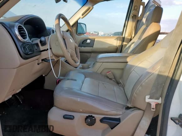 ✅ 2004 Ford Expedition Eddie Bauer • VIN: 1FMEU17W34LA19703 • Lot: 82235215. Wystawiony na Copart z przebiegiem 313 287 mil. Bezpłatny archiwum sprzedaży aukcyjnych z USA i szczegółowy raport historii pojazdu na DreamBid. Zdjęcie 7.