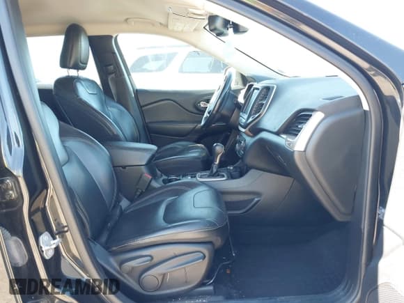 ✅ 2016 Jeep Cherokee Limited • VIN: 1C4PJMDB5GW162440 • Lot: 43524180. Listed on IAAI with 155,831 mi. Free auction sales archive from the USA and detailed vehicle history report at DreamBid. Image 5.