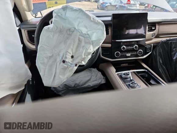 ✅ 2022 Ford Expedition Limited • VIN: 1FMJU2AT1NEA66382 • Lot: 91429315. Listed on Copart with Not provided. Free auction sales archive from the USA and detailed vehicle history report at DreamBid. Image 8.