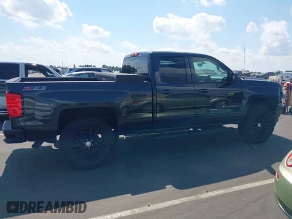 2017 Chevrolet Silverado 1500 LT with VIN 1GCVKREC6HZ229846, listed as a IAAI auction lot 43298428 with 86,125 mi miles and . Bid and sale history available at DreamBid. Image 13.